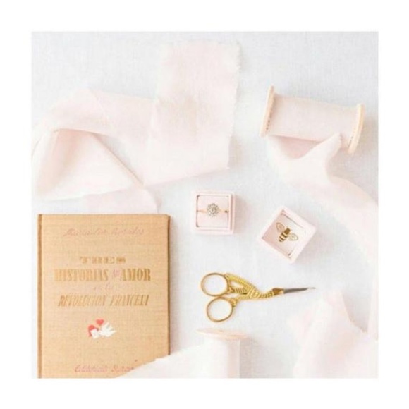 Wedding Ring Velvet Box - Picture 4 of 8